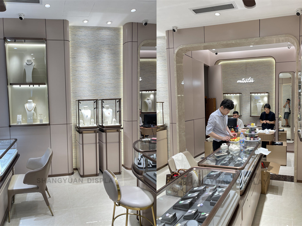 jewelry shop display showcase